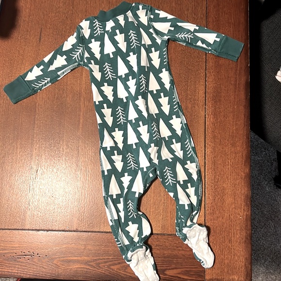 Baby Holiday Footed Zip Sleeper- Winter Green - Picture 3 of 8